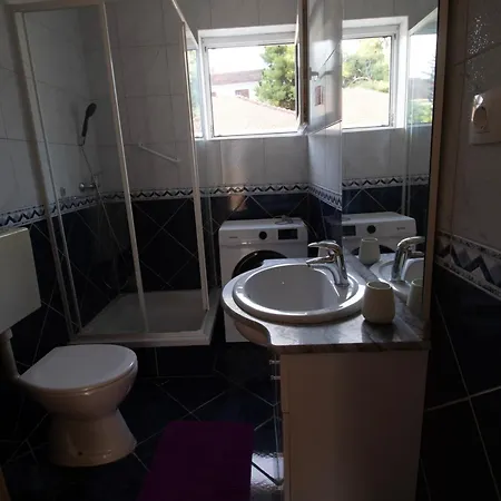 Starfish Apartman Sutivan